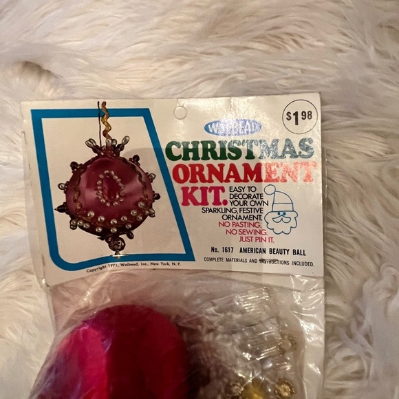 Walbead RED Satin Sequin Bead Vtg Christmas Ornament Kit MCM - Picture 2 of 4